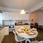 アパート & Bright 2bd In Corfu Town Near Port コルフ島