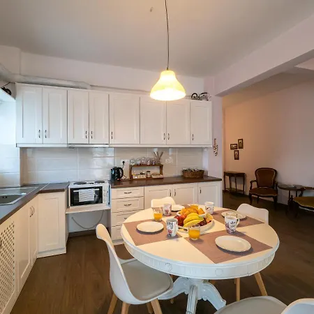 Apartmán & Bright 2bd In Corfu Town Near Port Corfu (city)