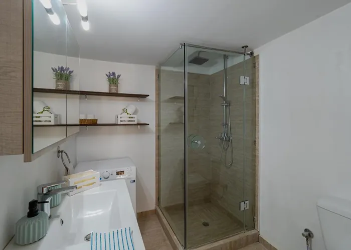 & Bright 2bd In Corfu Town Near Port